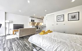 City Waterside, Old Street, Angel, Entire Private Apartment